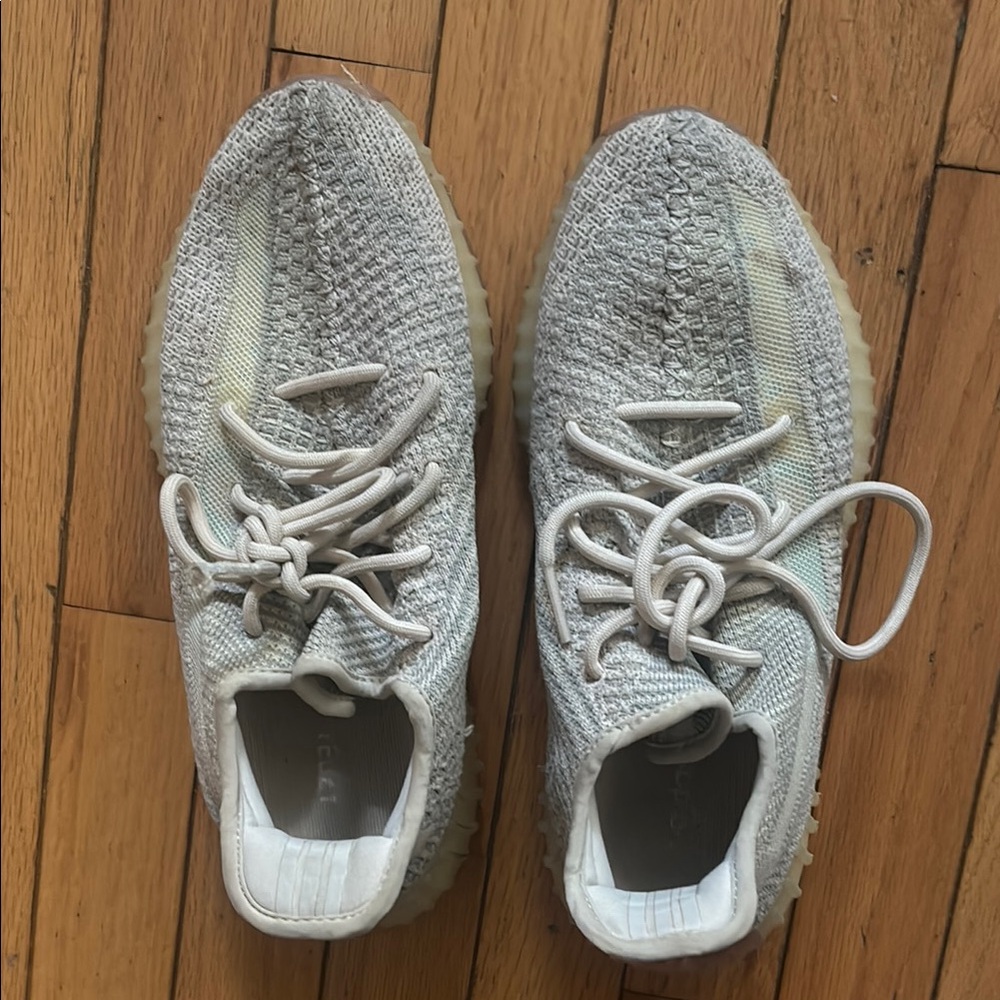 Yeezy Gray Athletic Shoes